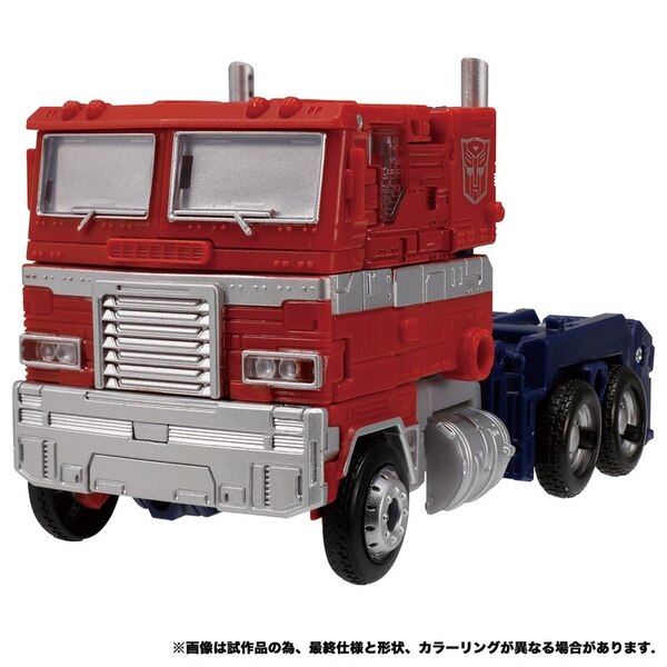 Takara Netflix Transformers Optimus Prime Official In Hand Images  (7 of 11)